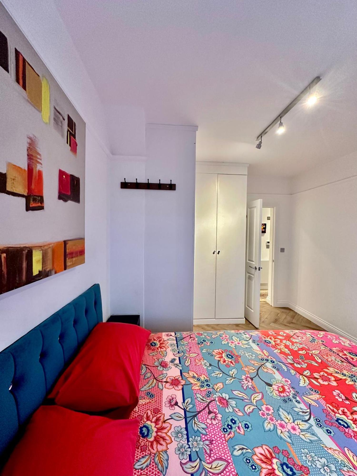 Bright And Airy Two Bedroom * Londres