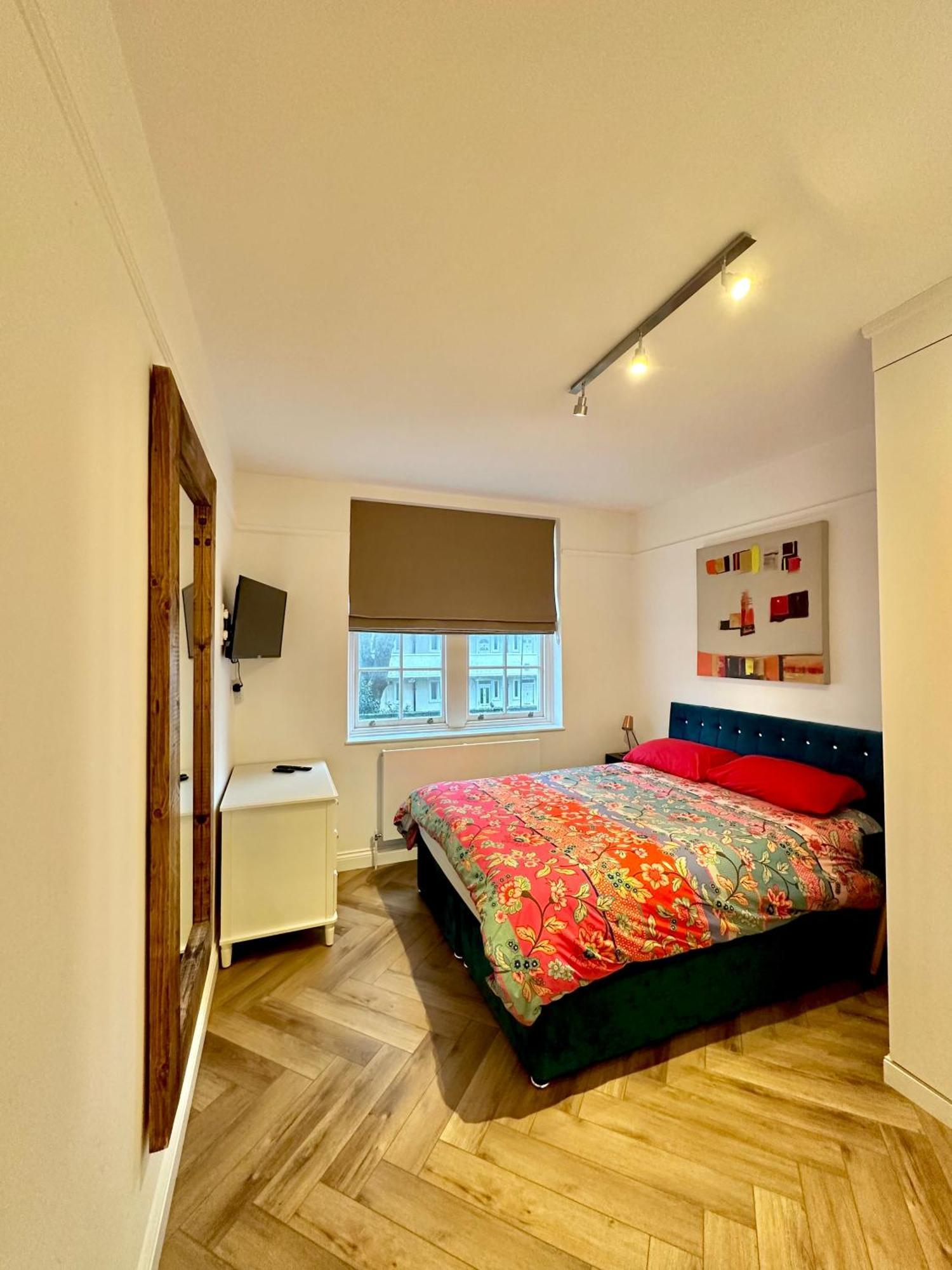 Bright And Airy Two Bedroom Apartamento
